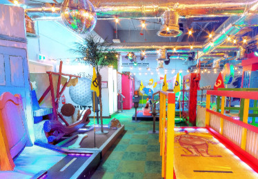 Holey Moley Wellington